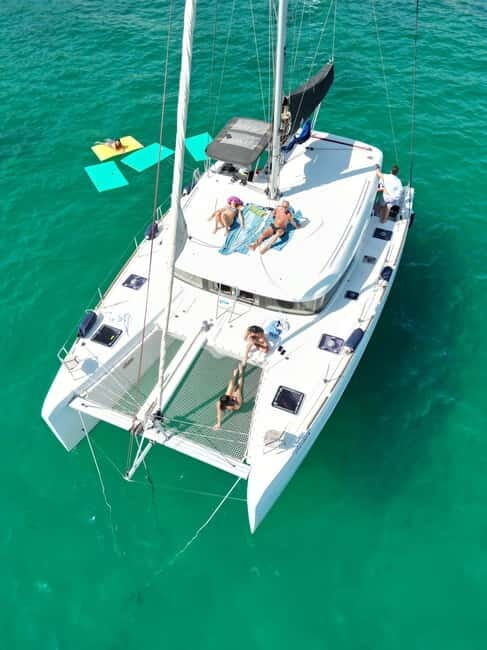 Mallorca: Discover paradisiacal coves on board of an exclusive catamaran - Key Points