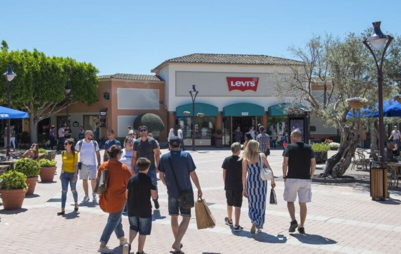 mallorca-fashion-outlet-shopping-excursion-by-bus