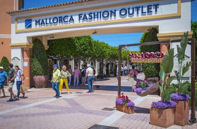 mallorca-fashion-outlet-shopping-excursion-by-bus