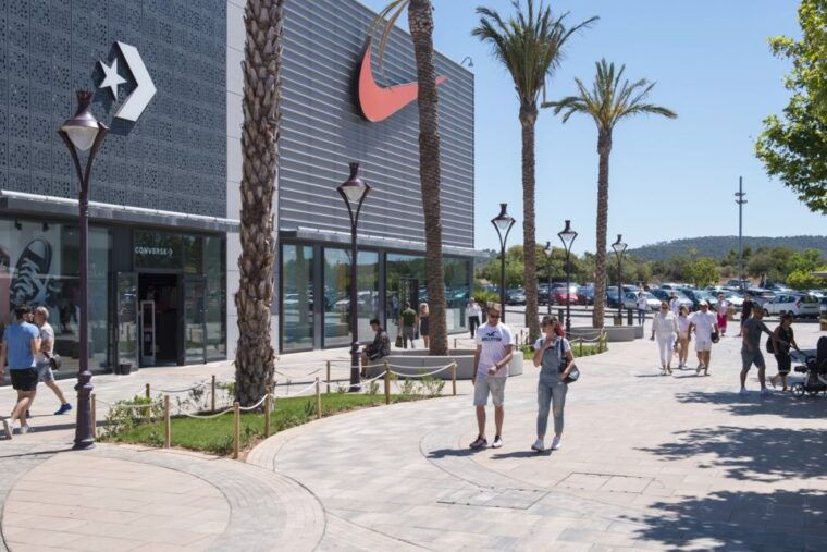 mallorca-fashion-outlet-shopping-excursion-by-bus