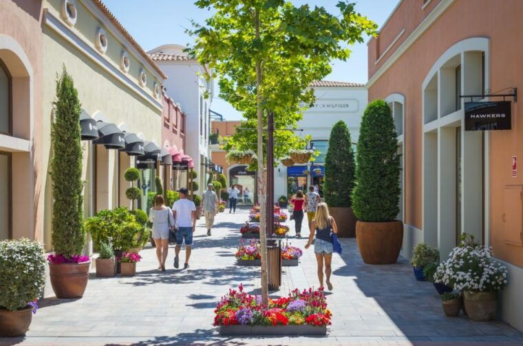 mallorca-fashion-outlet-shopping-excursion-by-bus