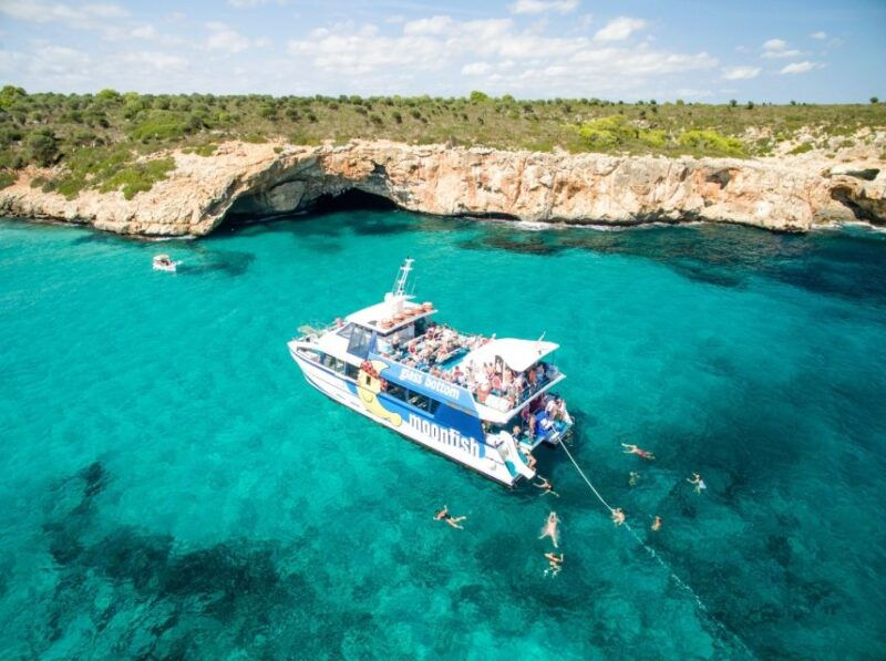 mallorca-glass-bottom-catamaran-along-the-east-coast