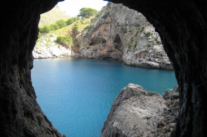 mallorca-island-tour-with-boat-train-and-hotel-transfer