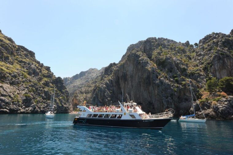 mallorca-island-trip-by-train-tramway-and-boat