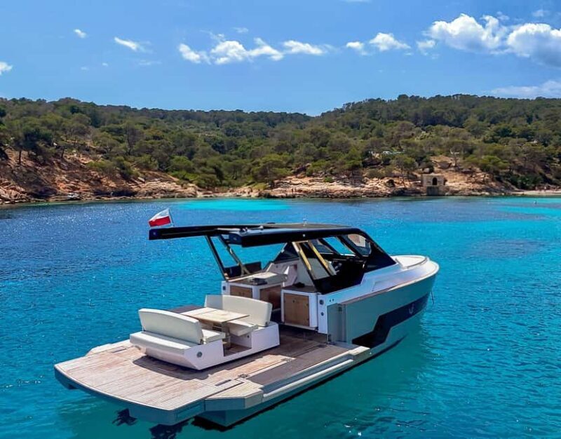Mallorca: Private Yacht Cruise with Snorkeling and Drinks - Key Points