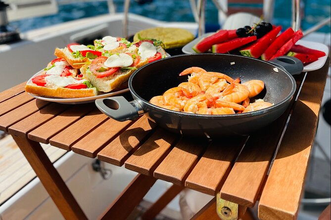 mallorca-sailing-tour-with-tapas-and-wine