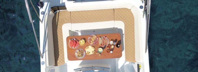 Mallorca: Sóller Boat Tour with Snorkeling and Snacks - Key Points