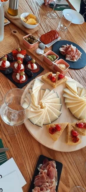 Mallorca: Sunset Wine Tasting Minibus Bodega Tour - Who Is This Tour Best For?