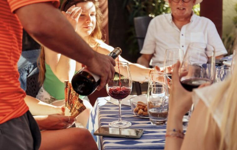 mallorca-wine-tasting-experience-4-wines-cheese