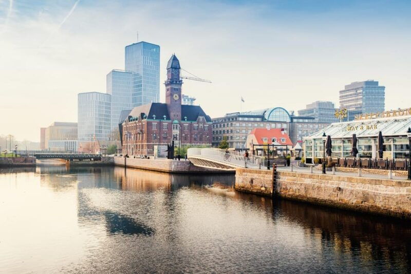 malmo-sightseeing-and-landmarks-tour-by-bike