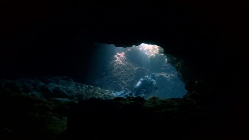 malta-2-guided-dives-for-certified-divers-with-diving-gear