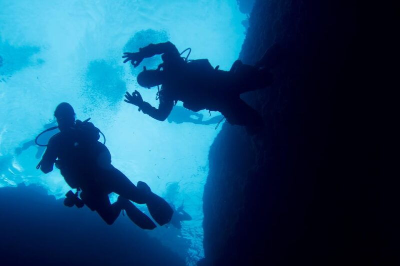 malta-2-guided-dives-for-certified-divers-with-diving-gear