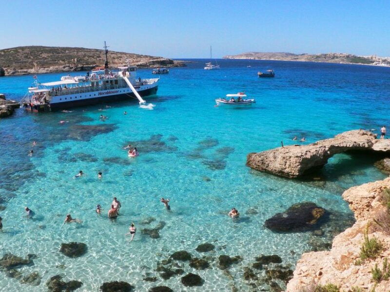 malta-comino-blue-lagoon-crystal-lagoon-caves-cruise