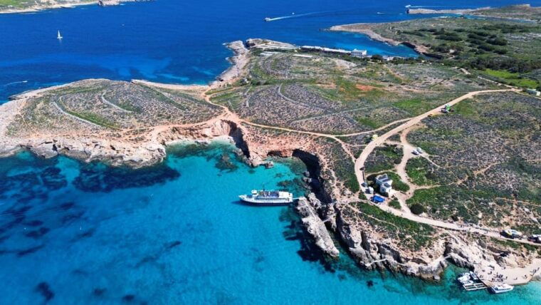 malta-comino-blue-lagoon-crystal-lagoon-caves-cruise
