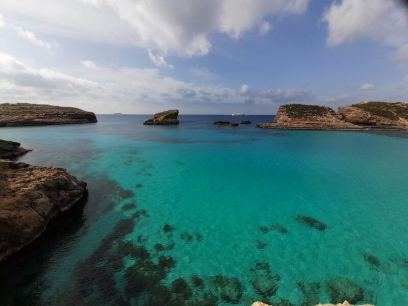 malta-comino-blue-lagoon-crystal-lagoon-private-boat-tour