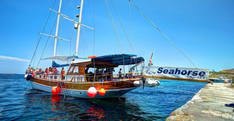 malta-comino-blue-lagoon-sea-caves-day-trip