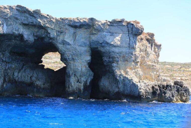 malta-comino-blue-lagoon-sea-caves-day-trip