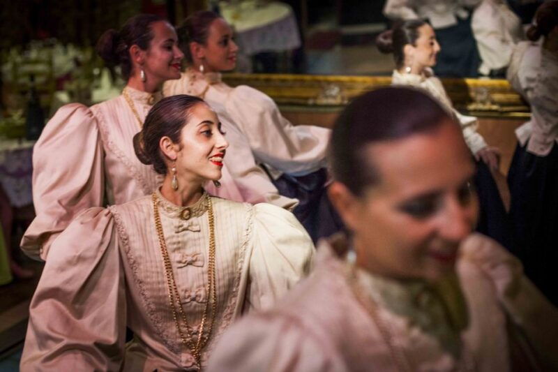 malta-folklore-dinner-show-at-a-traditional-restaurant