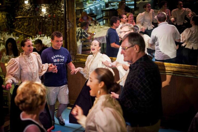 malta-folklore-dinner-show-at-a-traditional-restaurant