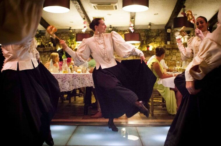 malta-folklore-dinner-show-at-a-traditional-restaurant