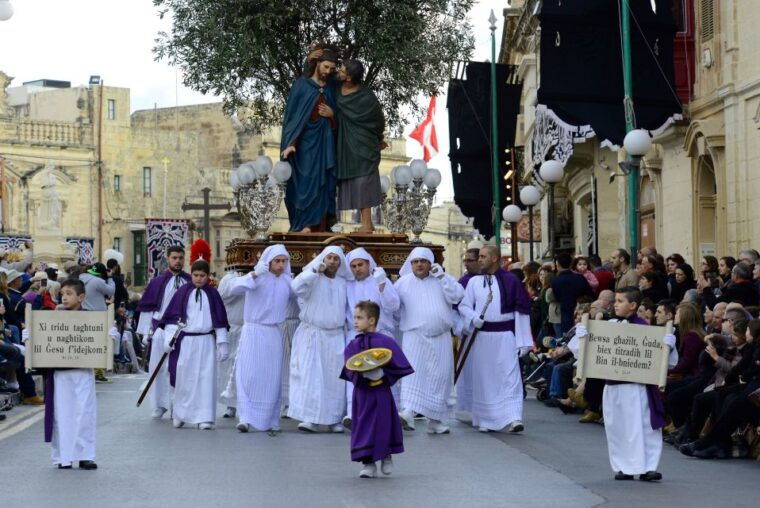 malta-good-friday-afternoon-procession-with-transportation