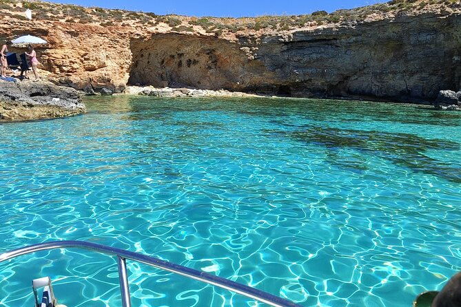 malta-gozo-comino-caves-crystal-blue-lagoon-private-boat-trips