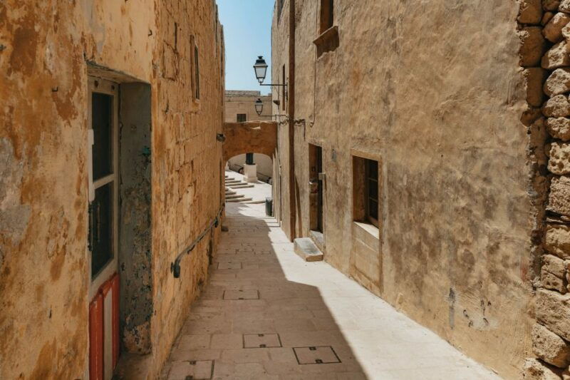 malta-gozo-comino-islands-blue-lagoon-seacaves-tour