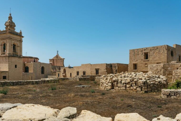 malta-gozo-comino-islands-blue-lagoon-seacaves-tour