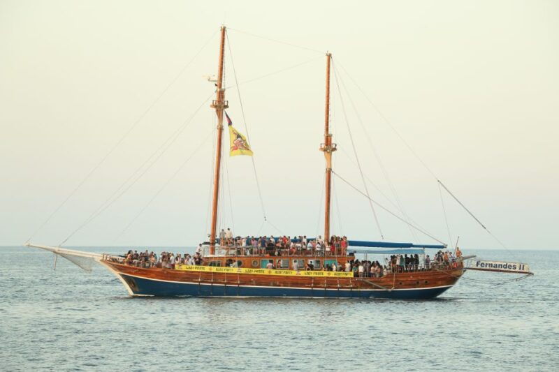 malta-lazy-pirate-boat-party-with-drinks-food