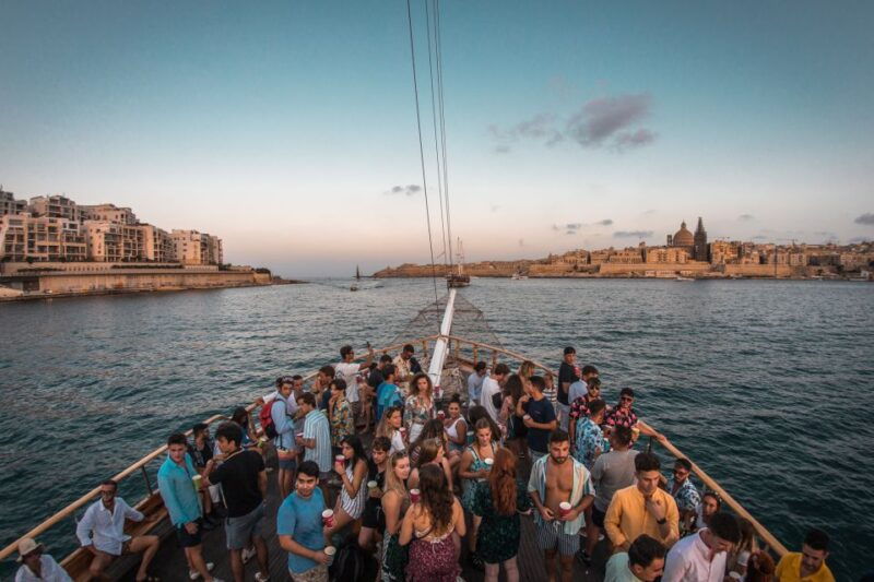 malta-lazy-pirate-boat-party-with-drinks-food
