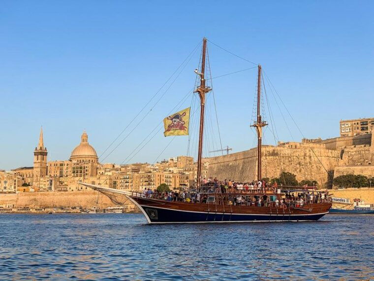 malta-lazy-pirate-boat-party-with-drinks-food