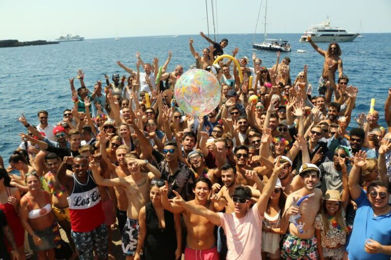 malta-lazy-pirate-boat-party-with-drinks-food