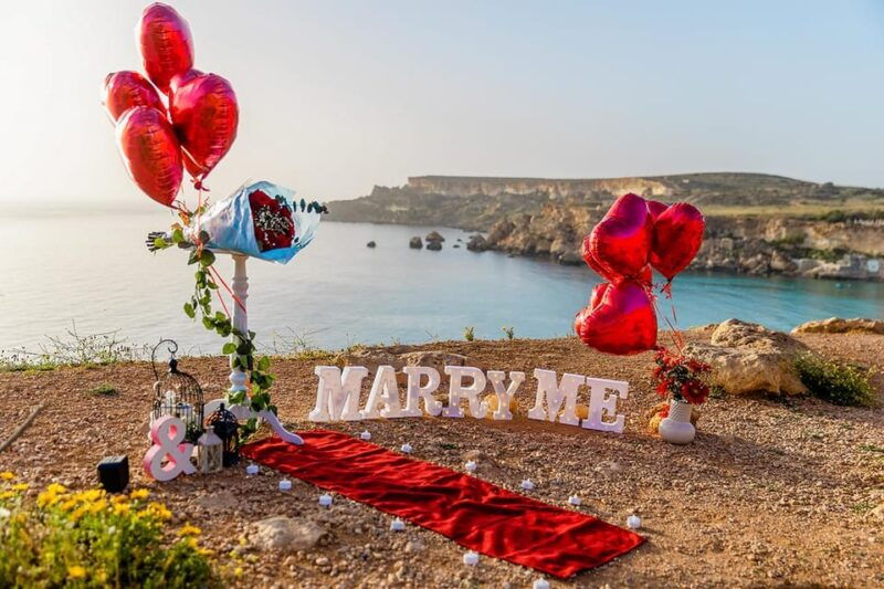 malta-marrige-proposal-with-scenic-views-and-picnic