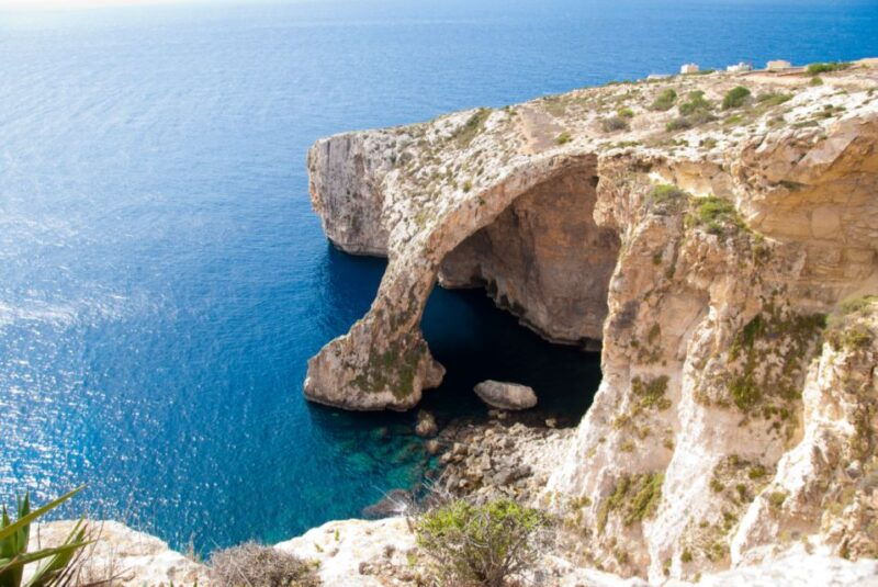 malta-marsaxlokk-blue-grotto-and-qrendi-guided-tour