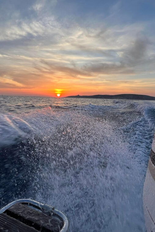 malta-private-boat-cruise-with-caves-beaches-swim-stops