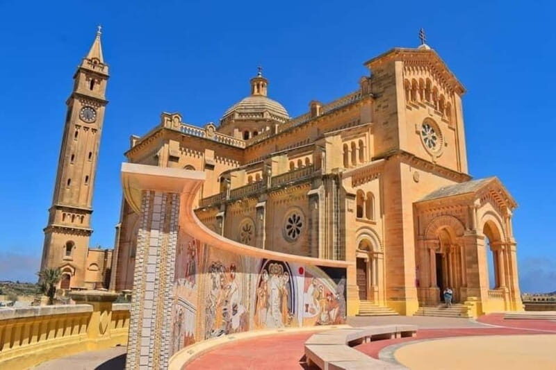 Malta: Private Jeep Tour of Gozo - The highlights: beaches, caves, and cultural gems