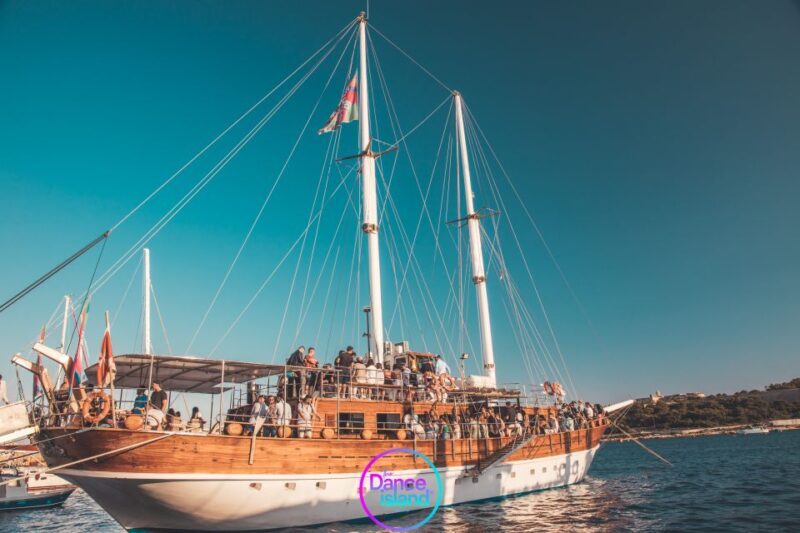 Malta: Sailboat Party with an Open Bar, Food, and Swimming - Who Is This Tour Best For?
