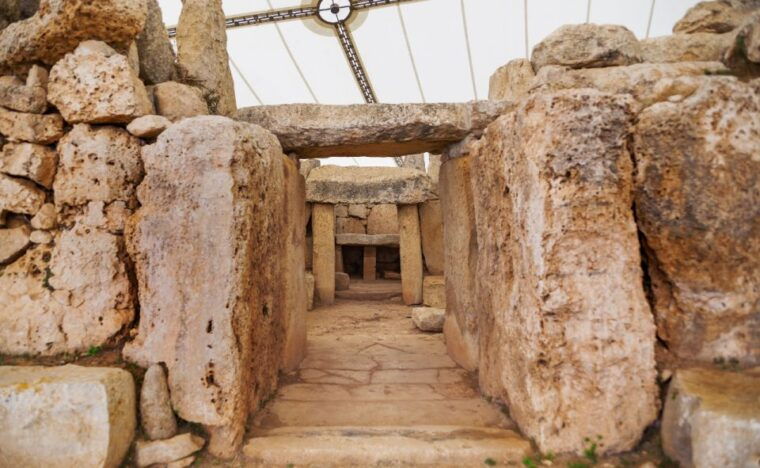 malta-tour-private-car-mdina-marsaxlokk-blue-grotto