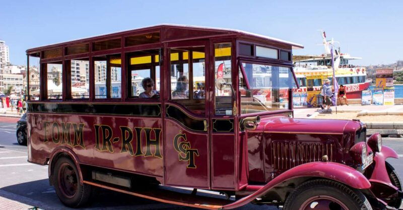malta-vintage-bus-ride-through-the-three-cities
