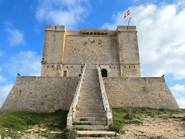 maltas-splendour-excursion-trips-in-blue-grotto-comino