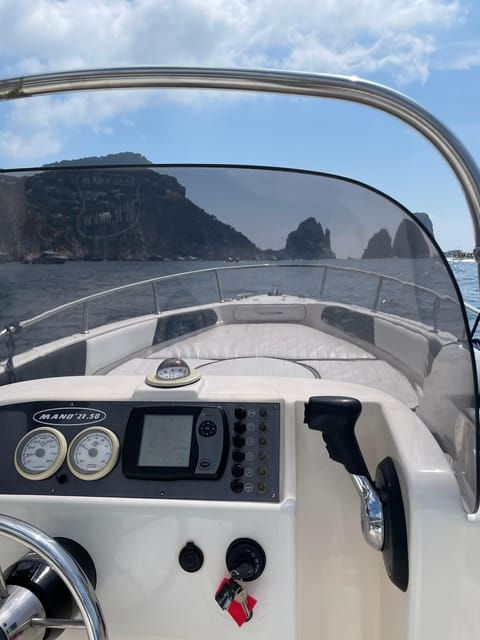 maluma-charter-tour-of-the-gulf-of-naples-and-its-islands