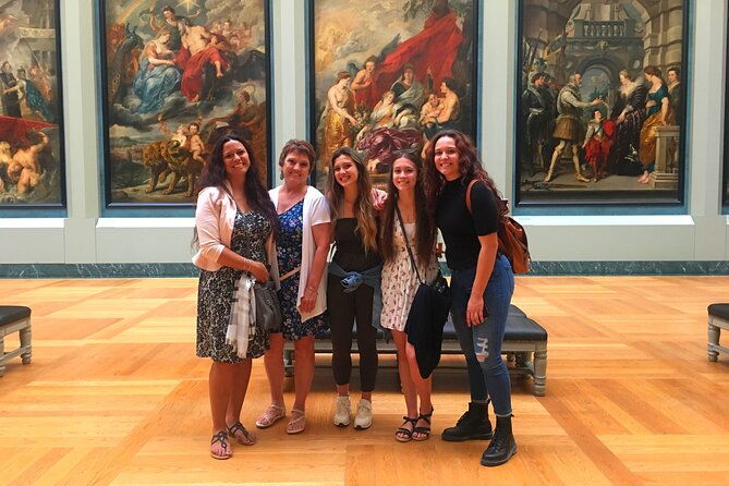 mamma-mia-paris-louvre-museum-guided-tour-kid-friendly-activity
