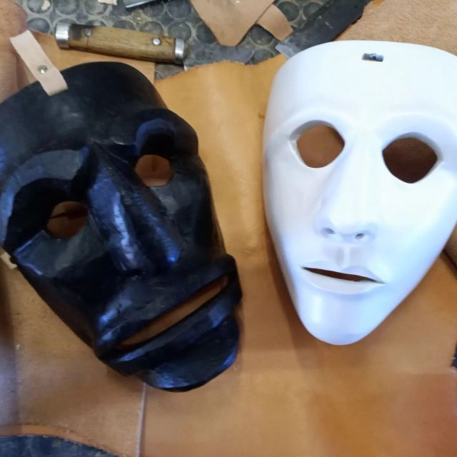 mamoiada-visit-to-a-mask-artisans-laboratory