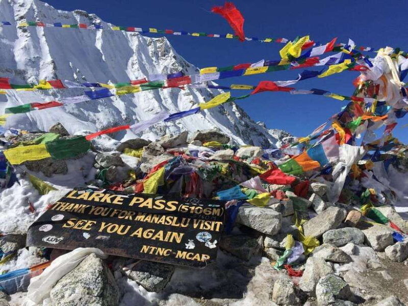 manaslu-circuit-trek-with-larkya-la-pass