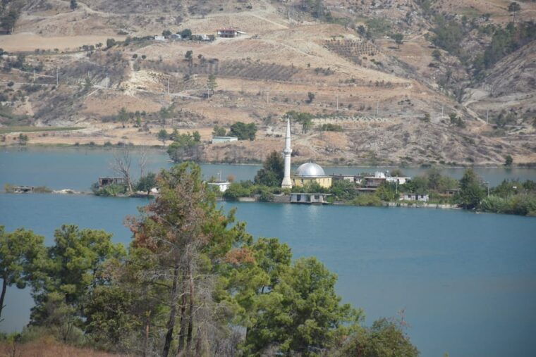 manavgat-guided-aqueduct-waterfall-green-lake-tour