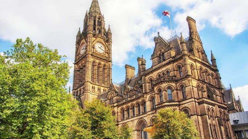 Manchester: Highlights & Hidden Gems Private Walking Tour - Exploring Manchester’s Iconic Landmarks