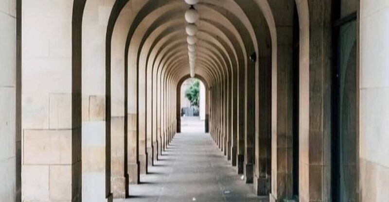 manchester-sightseeing-walking-custom-tour-with-a-guide