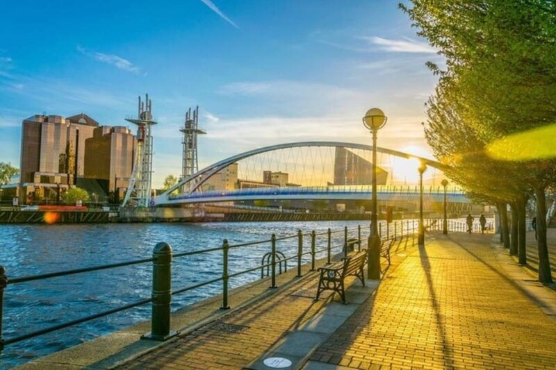 manchester-sightseeing-walking-custom-tour-with-a-guide