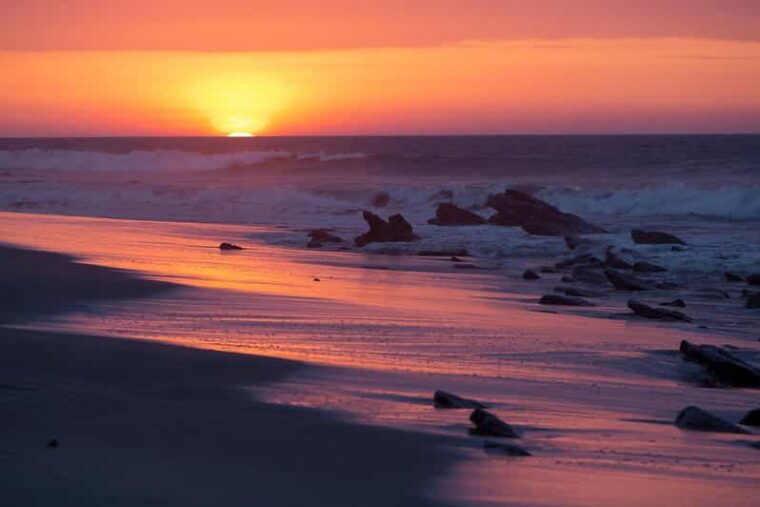 mancora-sunset-boat-party-tour