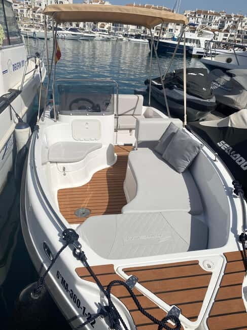 MANGO BOAT - Unlicensed boat in Puerto Banús - Breaking Down the Experience